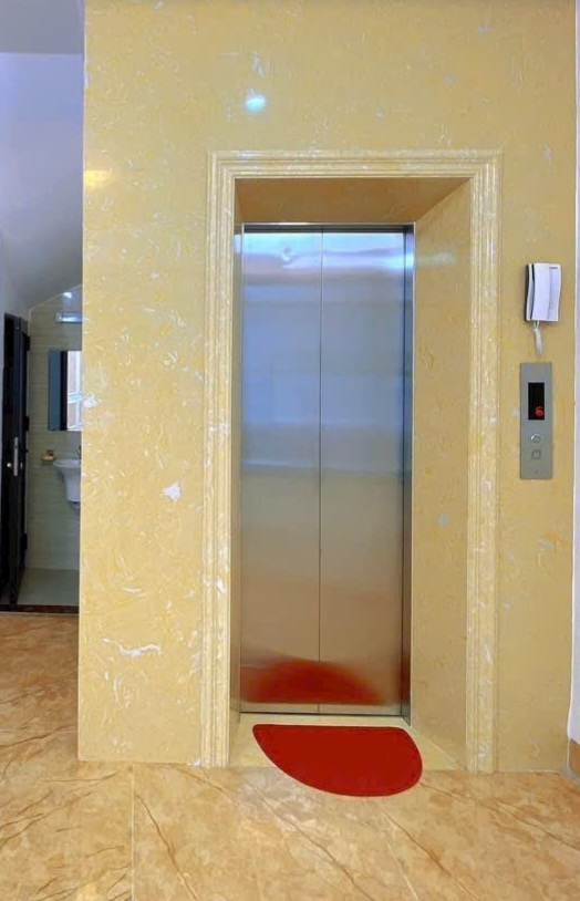 Nhà tôi cho thuê nhà hai cửa đi, mới, 96m2_ 4T; vỉa hè, Duy Tân-31 Tr - Ảnh 1